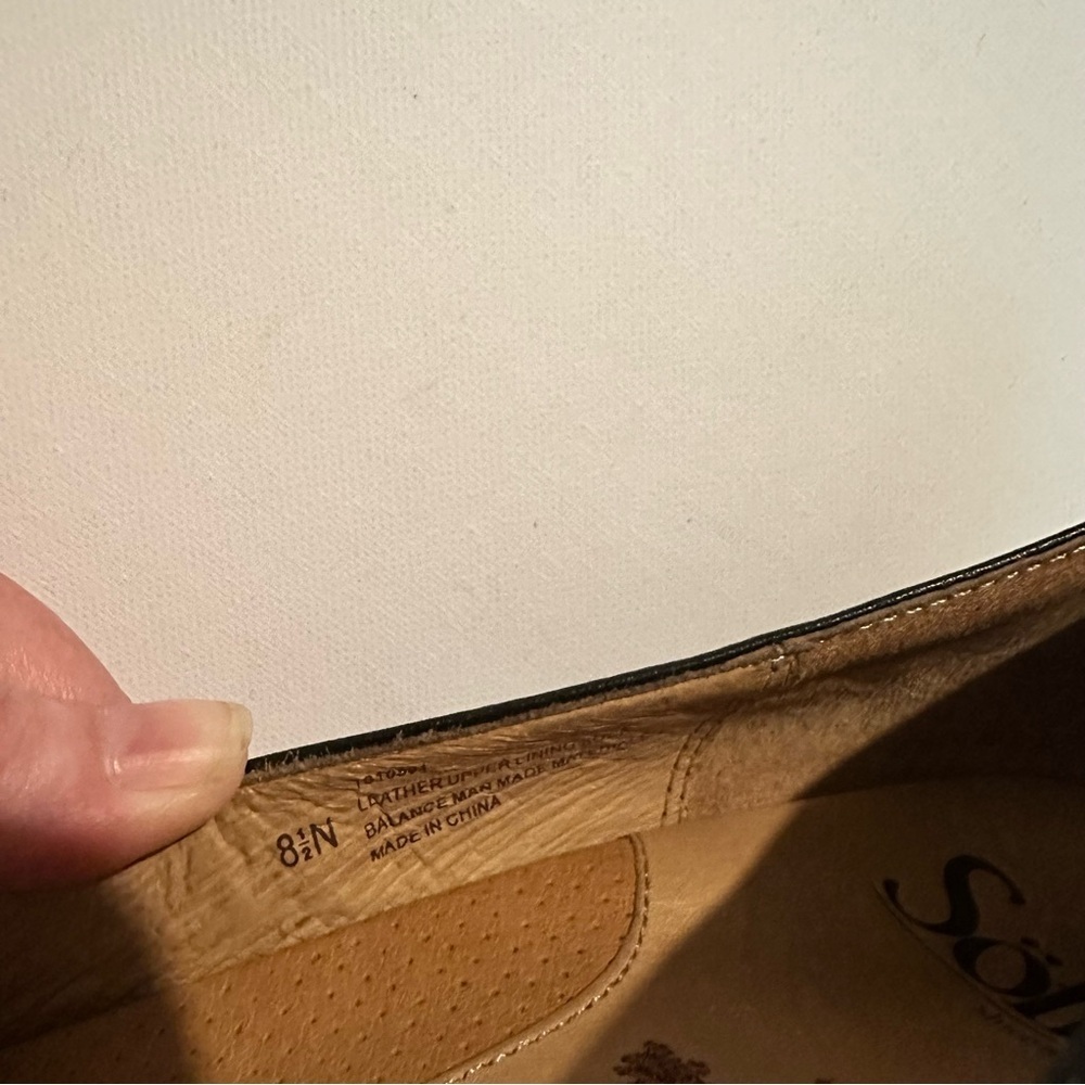 Sofft Kitten Heel Pump Kiltie Horse Bit Black Leather Size 8.5 Classic - Picture 11 of 11